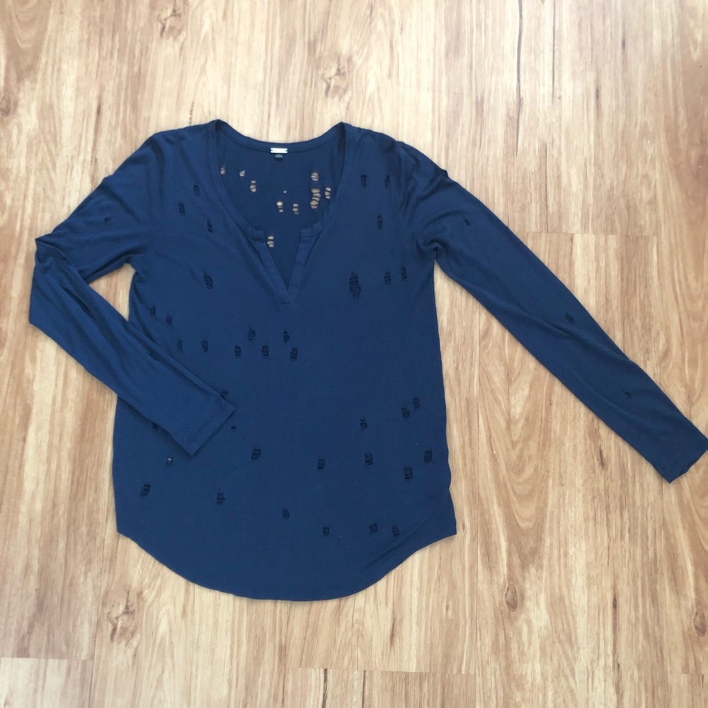 Joe’s distressed top